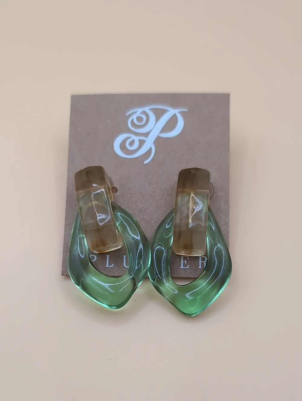 Plunder lightweight resin